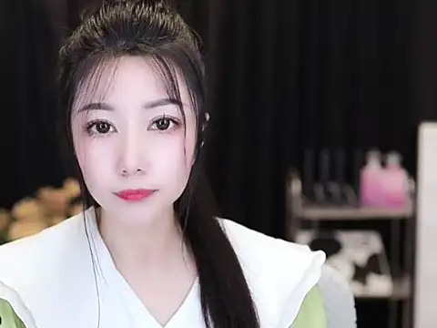 Nuyoah-77 online show from September 2025 04:01:02 PM