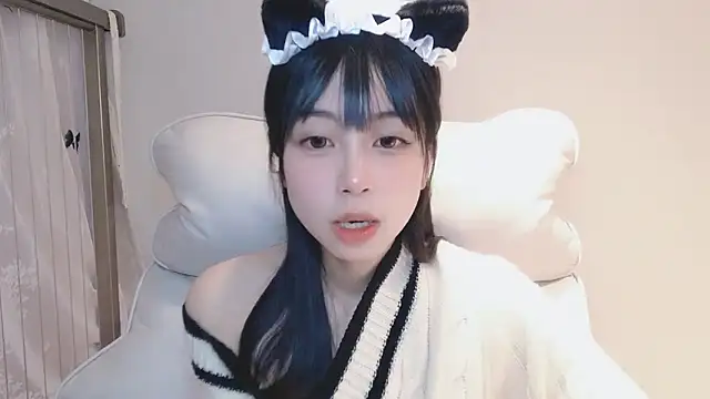 -Hottie online show from December 2024 07:00:02 PM