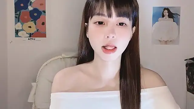 -Hottie online show from November 2025 04:11:01 PM