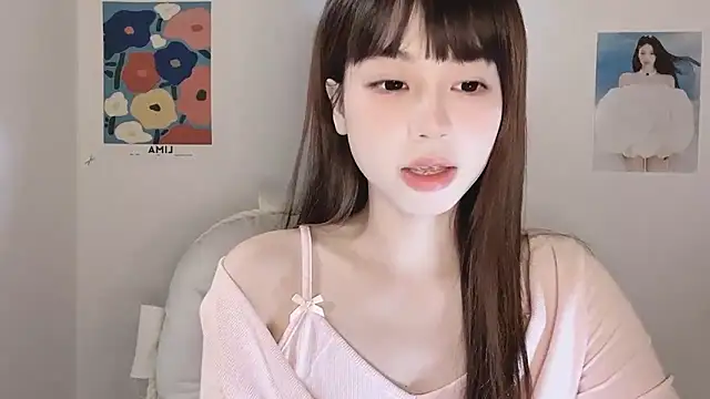 -Hottie online show from November 2025 04:13:02 PM