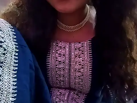 Snapshot of GoldnessAishu chatting on January 2025 09:58:01 PM GoldnessAishu online show from January 2025 09:58:01 PM