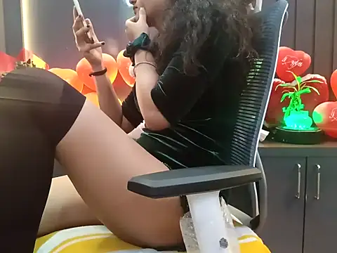 Snapshot of GoldnessAishu chatting on February 2025 09:41:02 PM GoldnessAishu online show from February 2025 09:41:02 PM