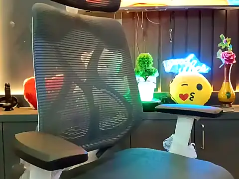 Snapshot of GoldnessAishu chatting on March 2025 05:41:02 PM GoldnessAishu online show from March 2025 05:41:02 PM