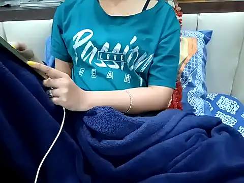 Snapshot of GoldnessAishu chatting on December 2024 06:01:02 PM GoldnessAishu online show from December 2024 06:01:02 PM