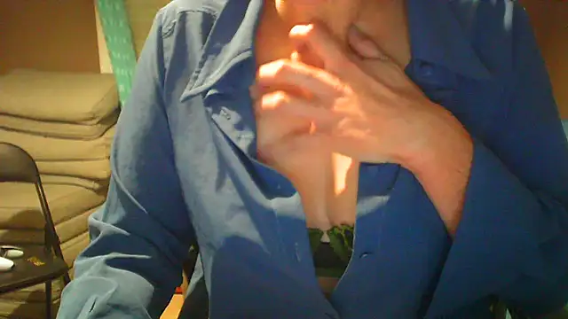 Snapshot of Raptor82 chatting on October 2025 07:59:01 PM Raptor82 online show from October 2025 07:59:01 PM