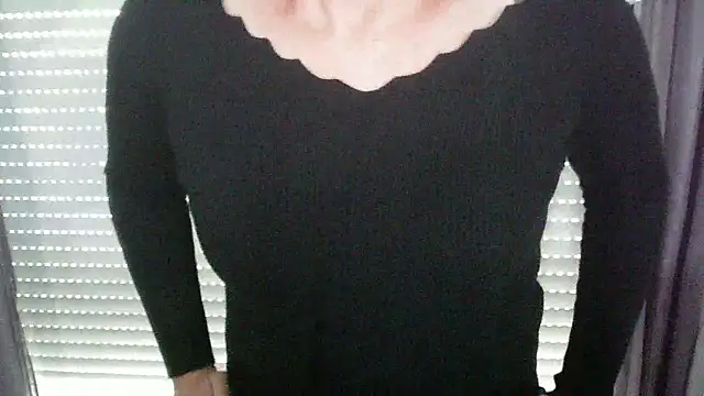 Snapshot of Raptor82 chatting on September 2025 12:33:01 PM Raptor82 online show from September 2025 12:33:01 PM