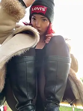 Snapshot of gloria01_daddy chatting on March 2025 02:21:02 PM gloria01 daddy online show from March 2025 02:21:02 PM