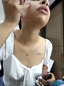 Snapshot of LadyAvalon chatting on November 2025 06:13:02 PM LadyAvalon online show from November 2025 06:13:02 PM