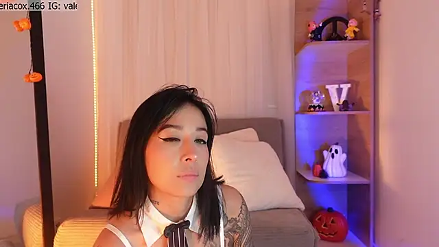 Snapshot of ValeriaCox chatting on October 2025 01:21:02 PM ValeriaCox online show from October 2025 01:21:02 PM