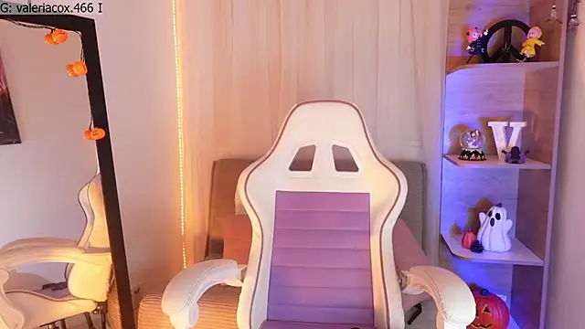 Snapshot of ValeriaCox chatting on October 2025 11:05:02 PM ValeriaCox online show from October 2025 11:05:02 PM