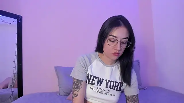 ValeriaCox online show from March 2025 01:11:01 AM