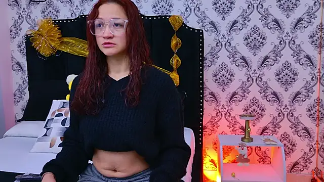 Snapshot of SaaraBrown chatting on December 2025 12:17:02 PM SaaraBrown online show from December 2025 12:17:02 PM