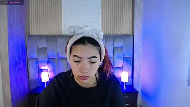 Mia Rinn online show from November 2025 02:09:01 PM