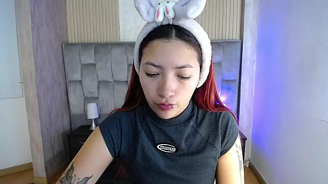 Mia Rinn online show from October 2025 01:21:02 PM