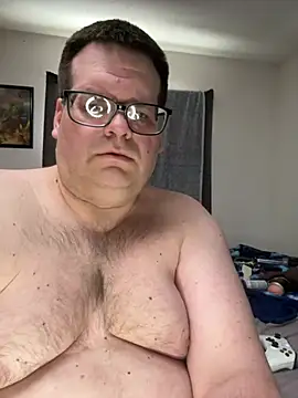 Snapshot of treatbobnicer chatting on February 2026 04:01:01 PM treatbobnicer online show from February 2026 04:01:01 PM