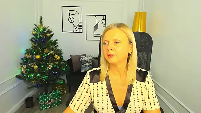 AgathaKlouin online show from December 2025 07:18:02 PM