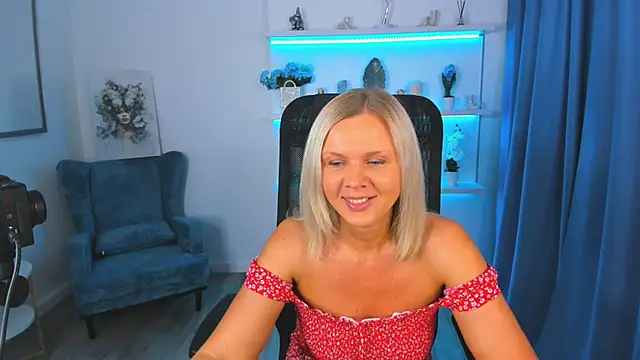 AgathaKlouin online show from October 2025 07:37:02 PM