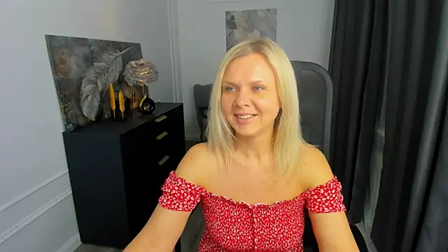 AgathaKlouin online show from March 2026 07:27:02 PM