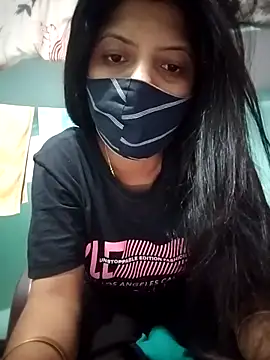 Snapshot of Hotty-Divya chatting on April 2026 02:03:02 PM Hotty-Divya online show from April 2026 02:03:02 PM