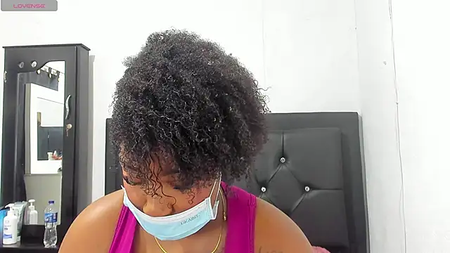 Snapshot of Natassha_brown1 chatting on October 2025 02:04:02 AM Natassha brown1 online show from October 2025 02:04:02 AM