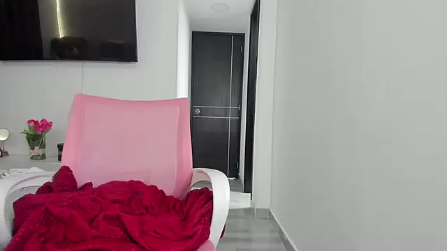 Snapshot of Ori_valentina chatting on February 2025 11:48:02 PM Ori valentina online show from February 2025 11:48:02 PM