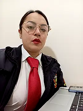 Lesly 10- online show from October 2025 12:48:02 PM