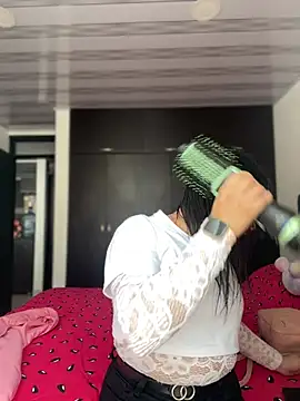 Lesly 10- online show from January 2026 06:47:02 PM