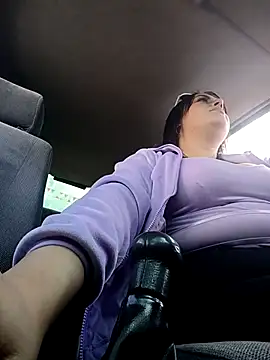 Lesly 10- online show from December 2025 05:26:02 PM