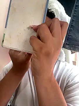 Snapshot of kae_styles chatting on January 2026 04:03:02 PM kae styles online show from January 2026 04:03:02 PM