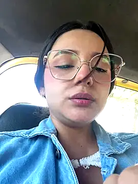 Snapshot of kae_styles chatting on December 2025 03:45:01 PM kae styles online show from December 2025 03:45:01 PM