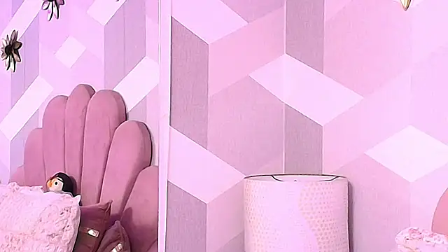 KylieMonnett online show from November 2025 09:18:02 PM