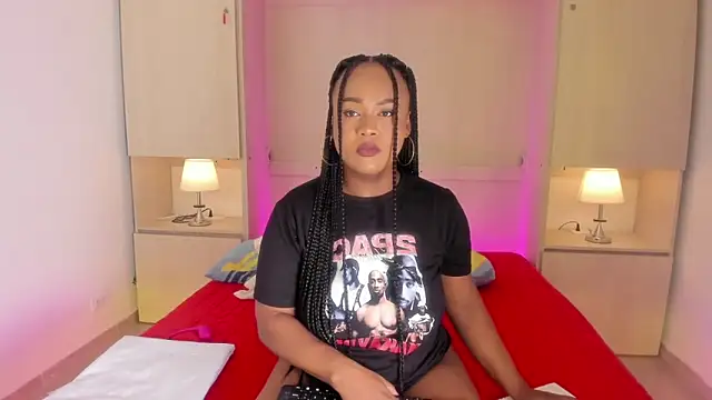 Snapshot of EmilyyStuart chatting on September 2025 04:08:02 AM EmilyyStuart online show from September 2025 04:08:02 AM