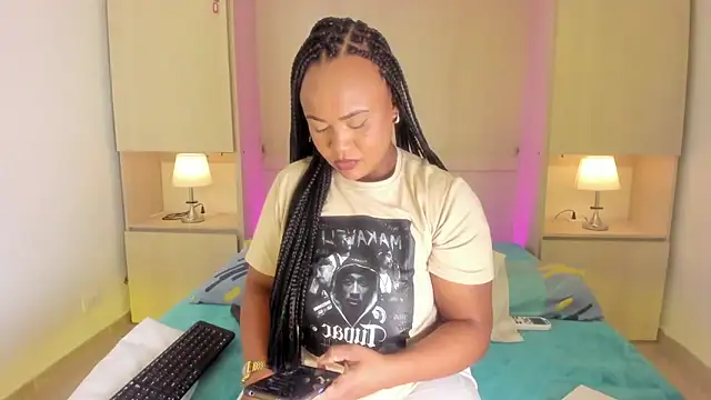 Snapshot of EmilyyStuart chatting on September 2025 03:57:01 AM EmilyyStuart online show from September 2025 03:57:01 AM