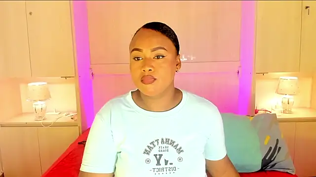 Snapshot of EmilyyStuart chatting on February 2026 07:36:01 PM EmilyyStuart online show from February 2026 07:36:01 PM