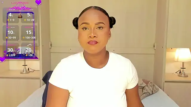 Snapshot of EmilyyStuart chatting on February 2026 03:38:02 AM EmilyyStuart online show from February 2026 03:38:02 AM