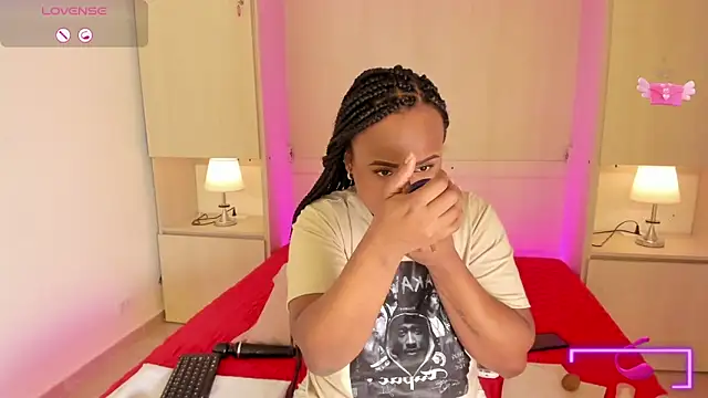 EmilyyStuart online show from October 2025 04:13:02 AM