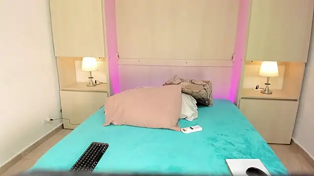 Snapshot of EmilyyStuart chatting on December 2025 03:53:01 AM EmilyyStuart online show from December 2025 03:53:01 AM