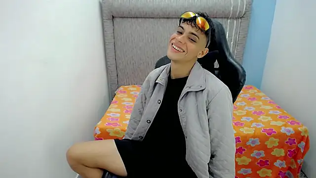 zacariasss  online show from March 2026 02:48:02 AM