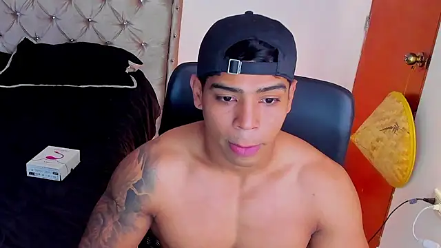 Andrew wolf7 online show from January 2026 12:27:01 AM