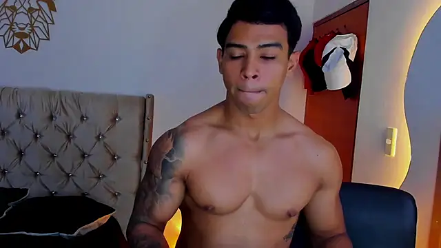 Andrew wolf7 online show from January 2026 01:42:01 AM