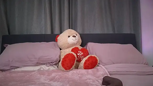 Snapshot of longislandprincess chatting on February 2026 01:26:02 AM longislandprincess online show from February 2026 01:26:02 AM