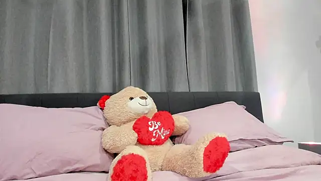 Snapshot of longislandprincess chatting on February 2026 09:44:02 AM longislandprincess online show from February 2026 09:44:02 AM