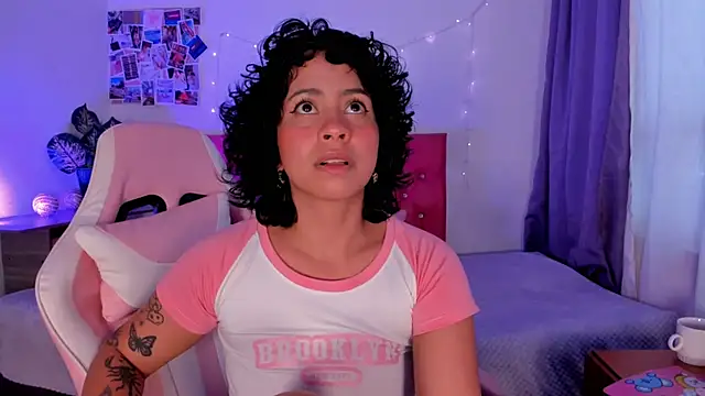 adriannyp 1 online show from March 2025 08:40:01 PM