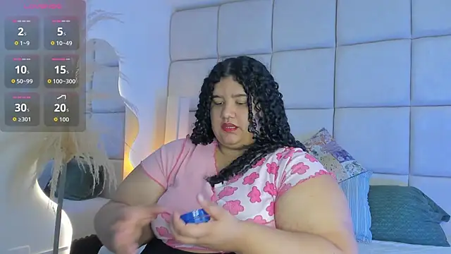 Miley Collins online show from November 2025 12:42:02 PM