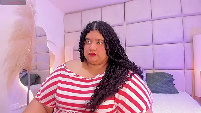 Miley Collins online show from November 2025 07:24:02 PM