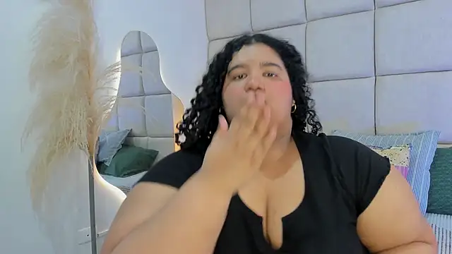 Miley Collins online show from November 2025 07:58:01 PM