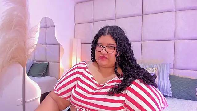 Miley Collins online show from November 2025 07:25:01 PM