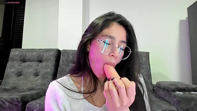 emmadiaz1 online show from October 2025 06:14:02 AM