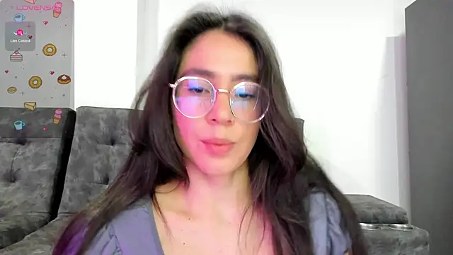 emmadiaz1 online show from January 2025 02:27:01 AM