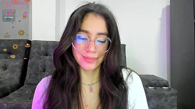 emmadiaz1 online show from March 2025 01:00:02 AM